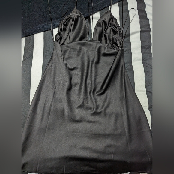 Dynamite Dress - Picture 3 of 3